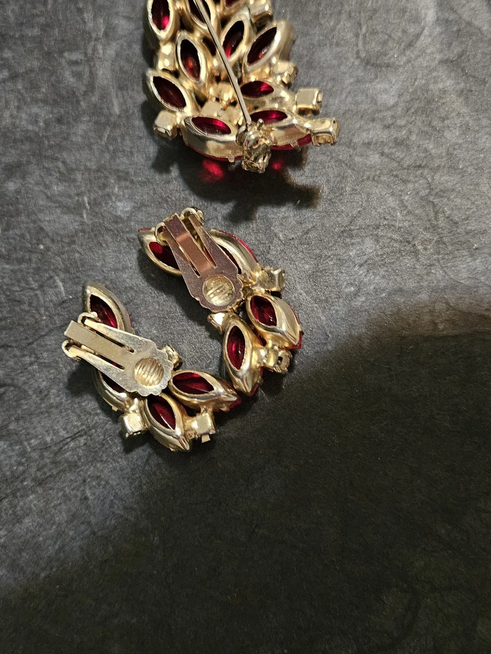 Vintage Red Marquise Aurora Brooch and Clip-On Earrings Set.